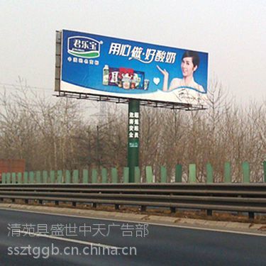 擎天柱廣告塔牌制作與發布全解析 單立柱廣告塔牌與高炮塔的應用價值